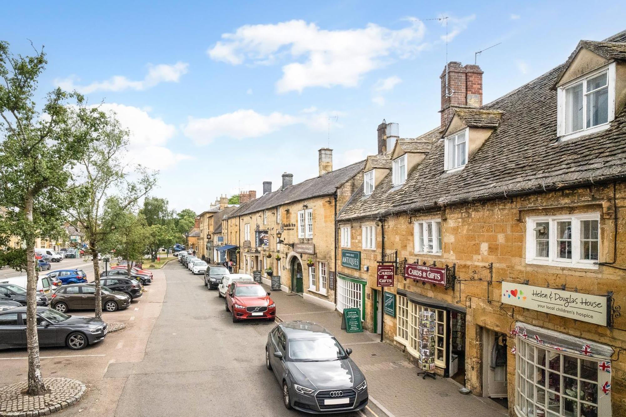 Redesdale View, High Street With Private Garden Lägenhet Moreton-in-Marsh Exteriör bild